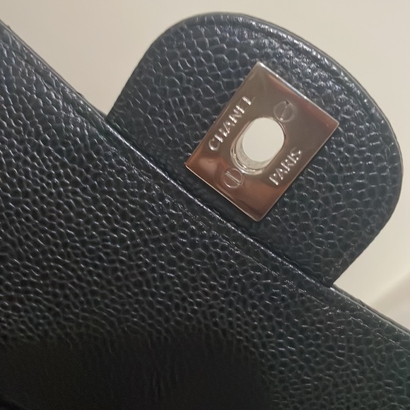 Chanel Caviar Quilted Classic Medium Flap - Picture 4 of 15